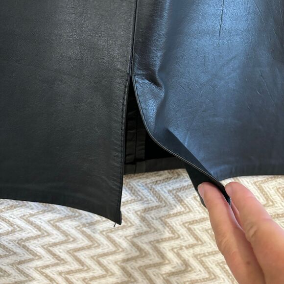 Vintage Made In Argentina Women's Genuine Leather Lined Pencil Skirt Size 5/6 - Picture 2 of 7